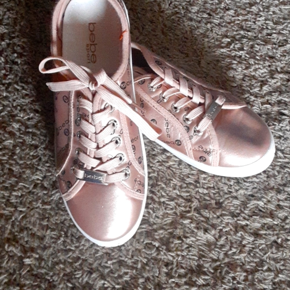 Bebe shimmer pink gymshoes
